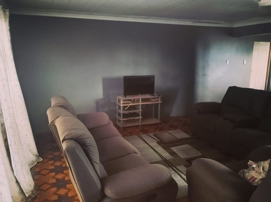 5 Bedroom Property for Sale in Scenery Park Eastern Cape